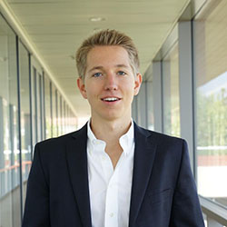 portrait of Nick Pibl